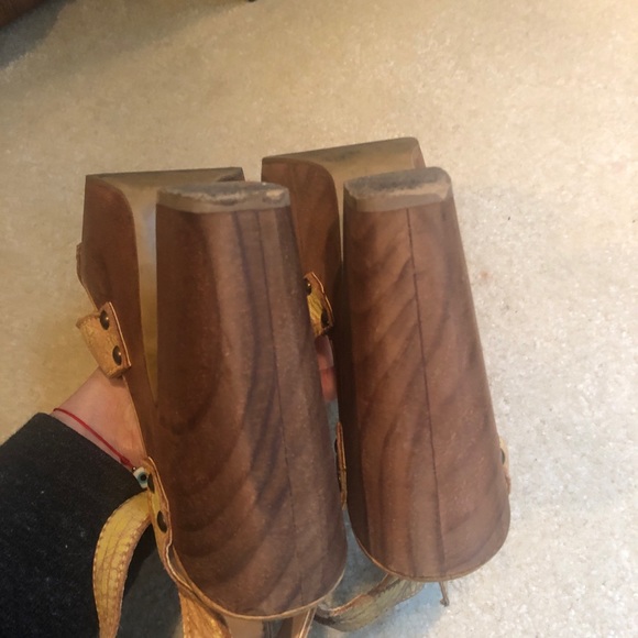 Yellow wooden heel - Picture 5 of 6